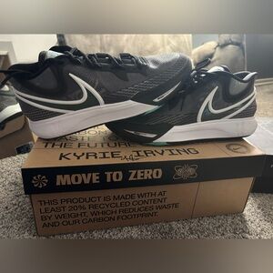 Men’s Nike Kyrie 8 size 12
